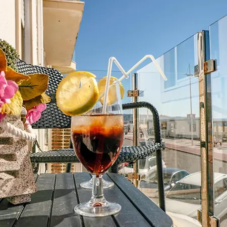 Prestige Holidays Alojamentos Назаре