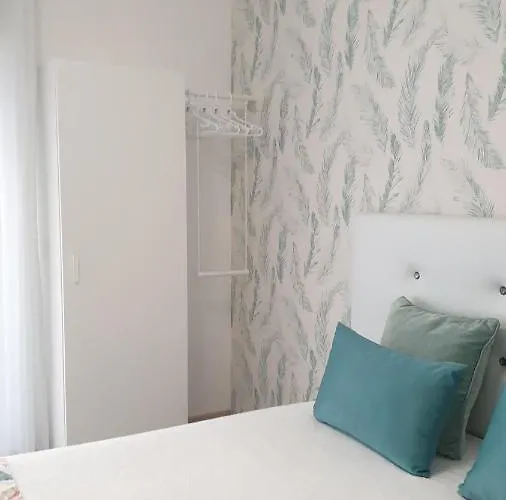 Prestige Holidays Alojamentos فندق