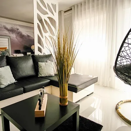 Prestige Holidays Alojamentos Hotel *