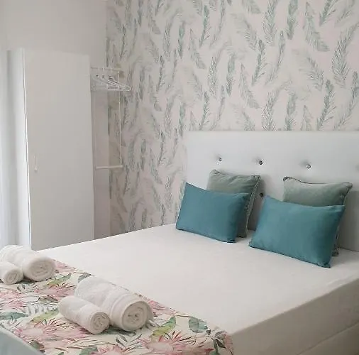 Prestige Holidays Alojamentos *